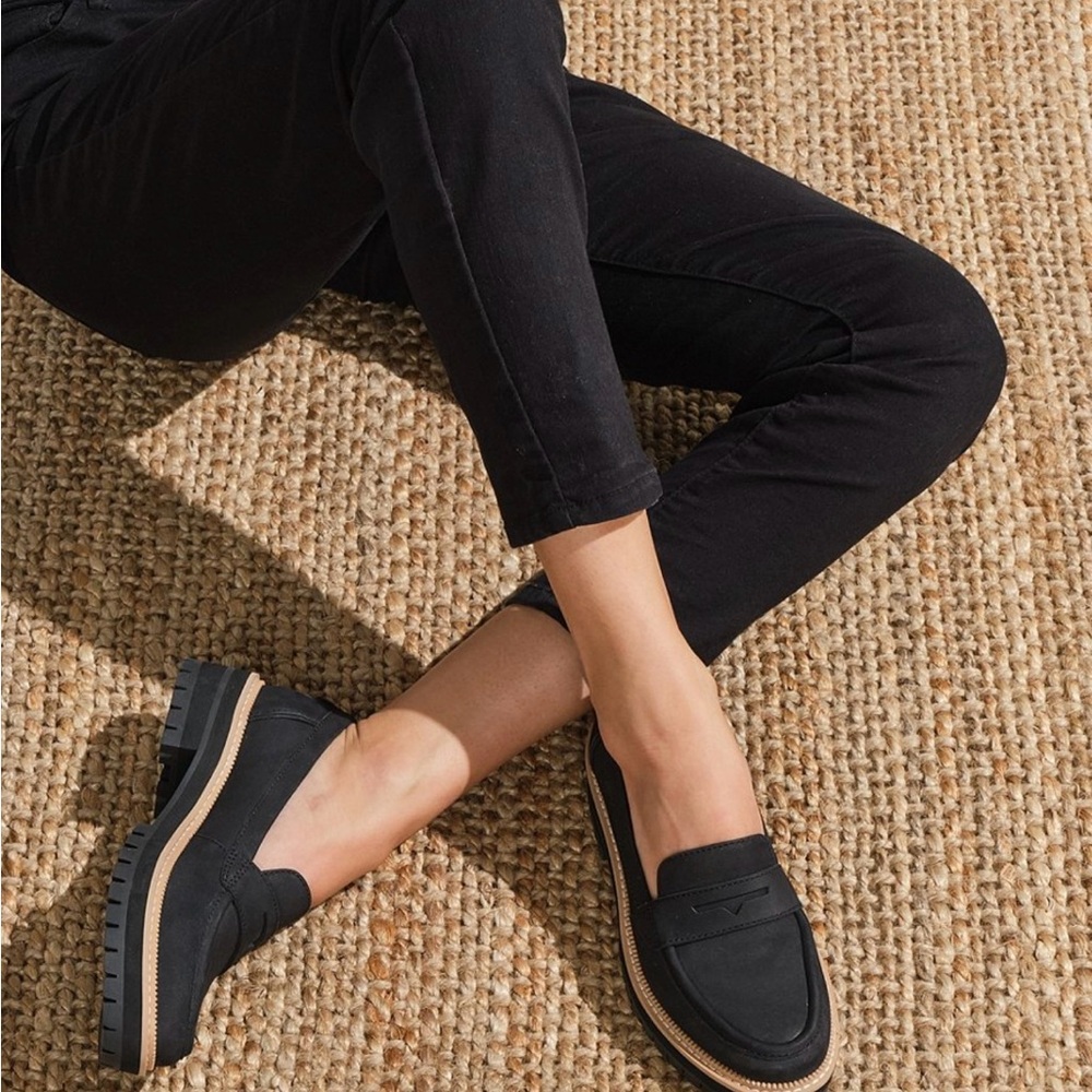 TOMS Black Suede Lug Sole Loafers Cara Style - Picture 7 of 11